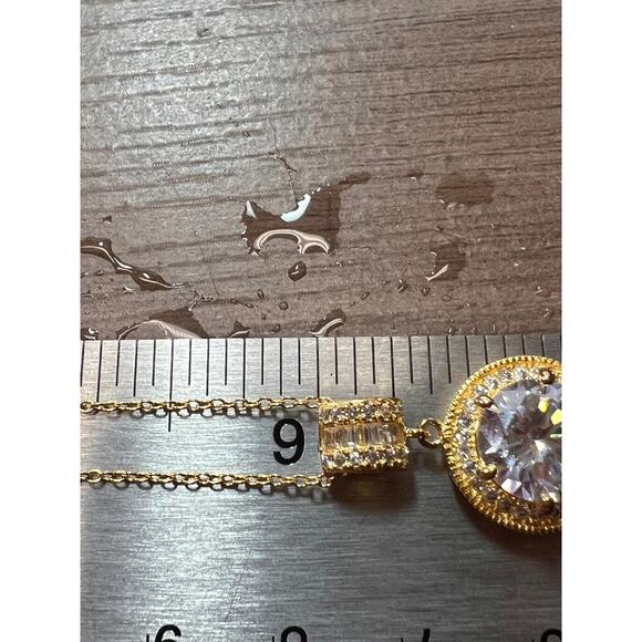 Signed FZN gold over Sterling CZ halo pendant and chain necklace - Picture 6 of 9